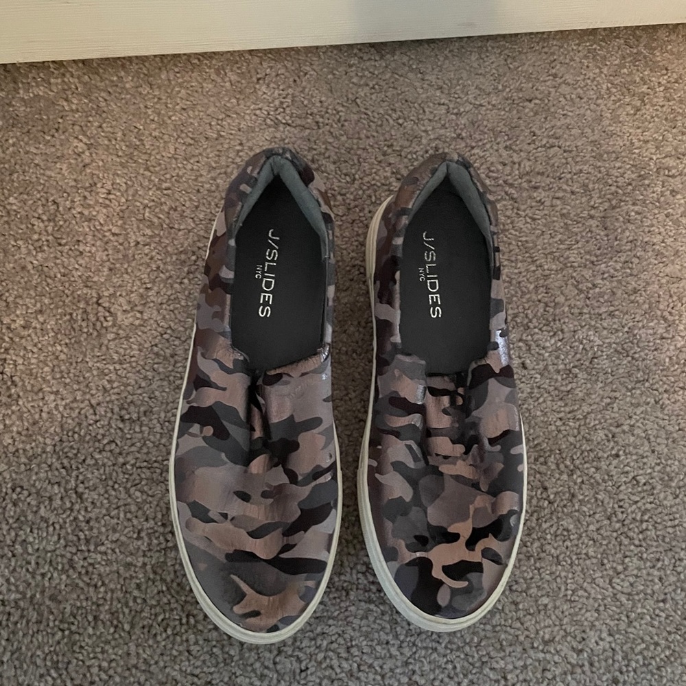 Camo Print J Slides - image 1